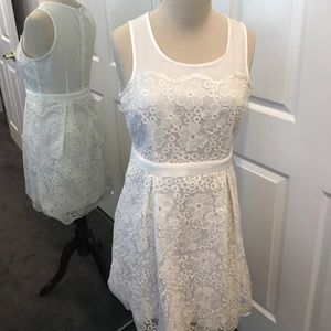 Doe & Rae Sz M White Dress